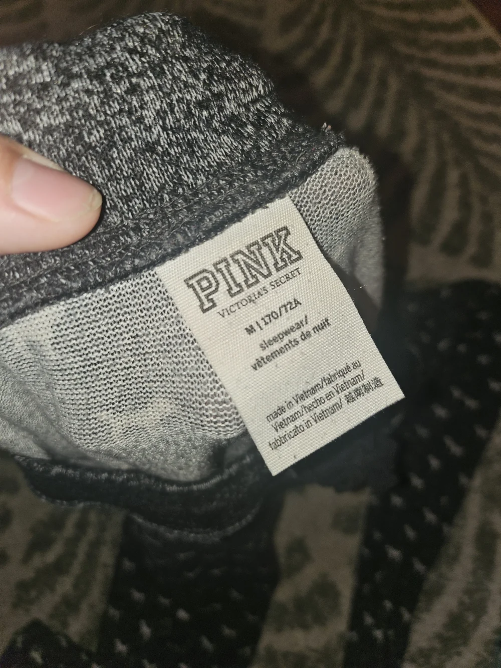 PINK Victoria's Secret Charcoal Heather Dog-Print Leggings - Picture 3 of 3